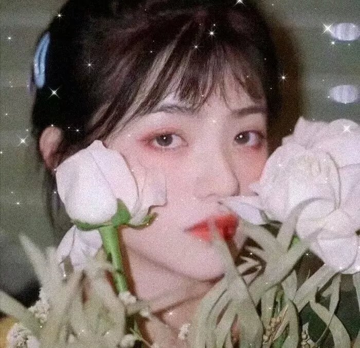 镜中的女孩